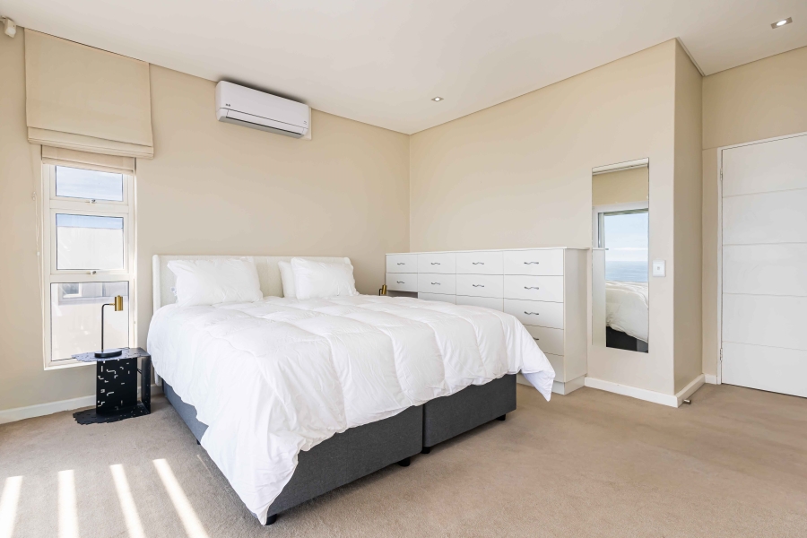 To Let 2 Bedroom Property for Rent in Bantry Bay Western Cape
